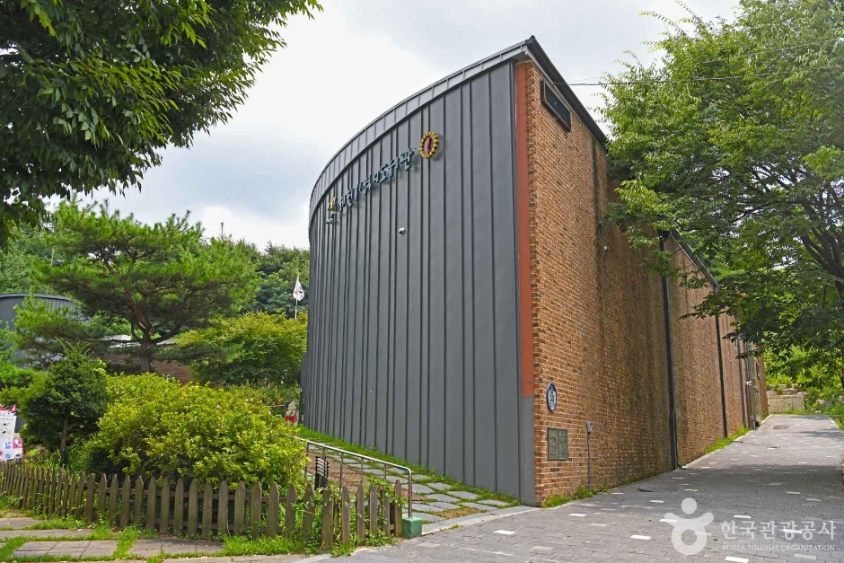 제천기적의도서관 여행 추천 - 메고지고