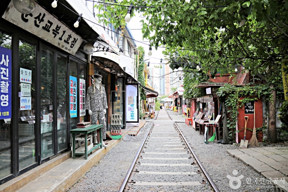 경암동 철길마을 여행 추천 - 메고지고 경암동 철길마을 여행 추천 - 메고지고