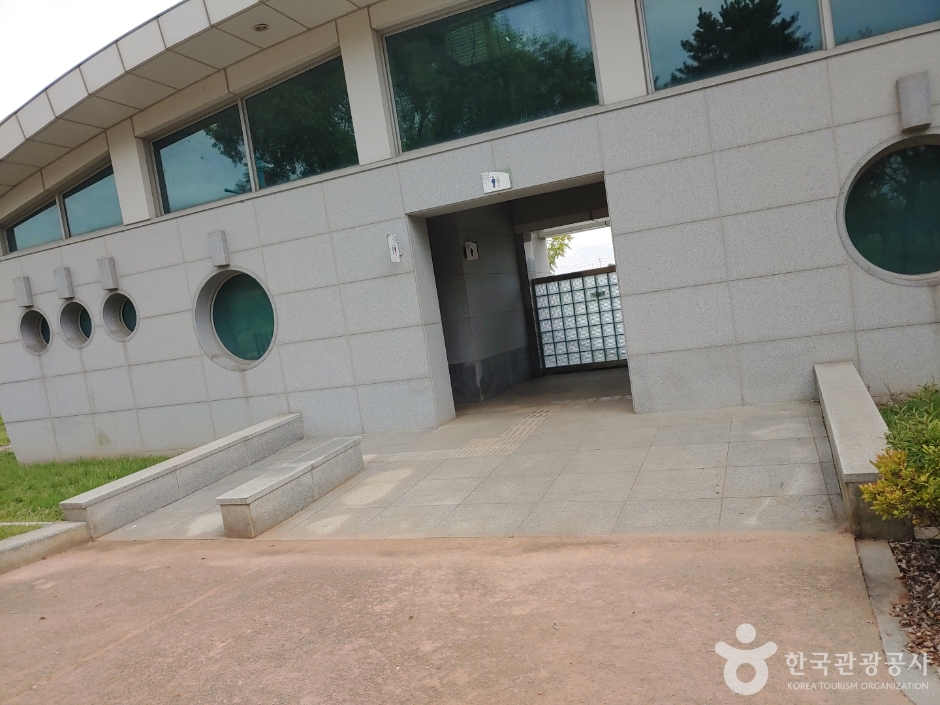 부안청자박물관 여행 추천 - 메고지고