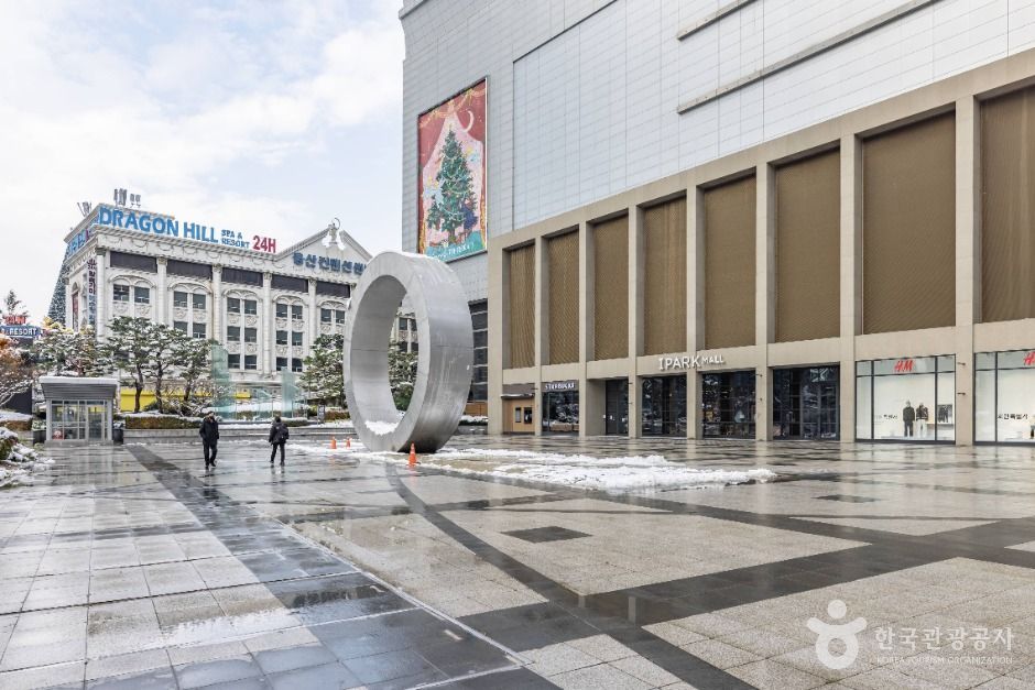 용산역광장 여행 추천 - 메고지고 용산역광장 여행 추천 - 메고지고