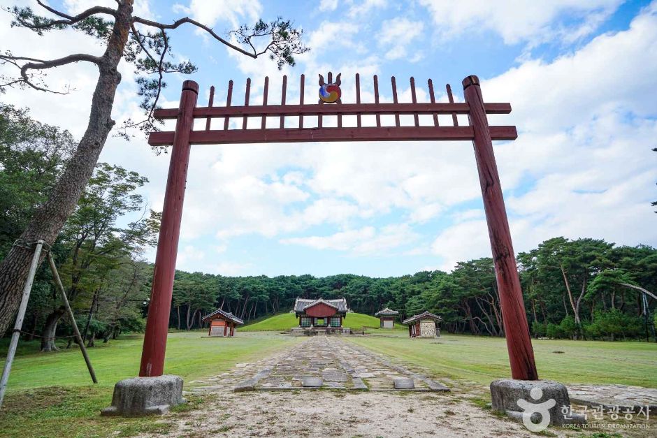 파주 장릉(인조·인열왕후) [유네스코 세계유산] 여행 추천 - 메고지고