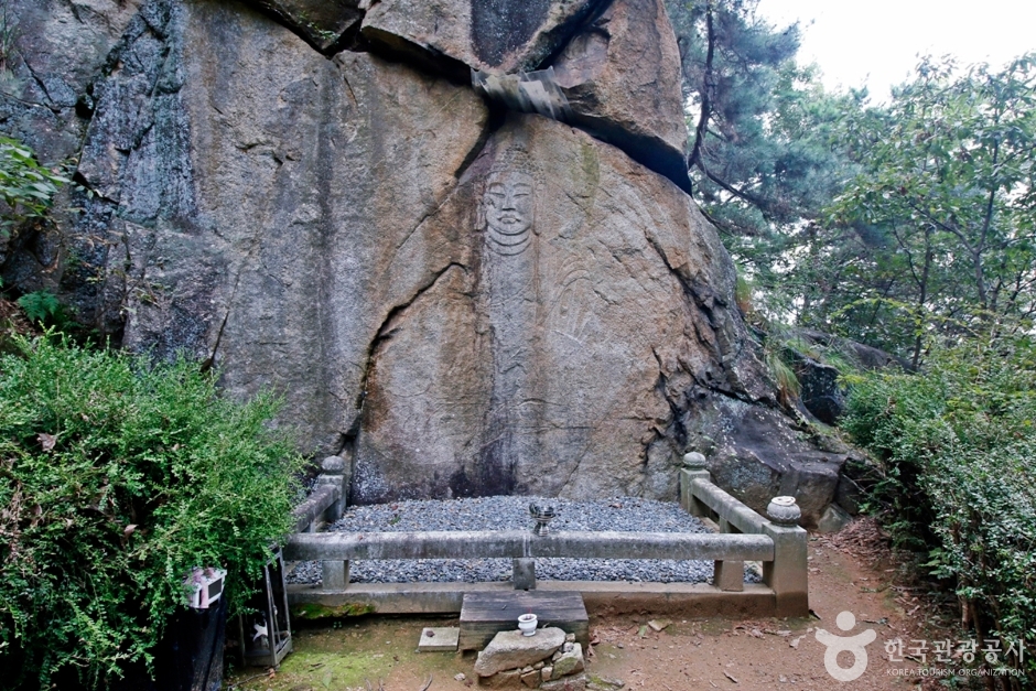보문산마애여래좌상 여행 추천 - 메고지고