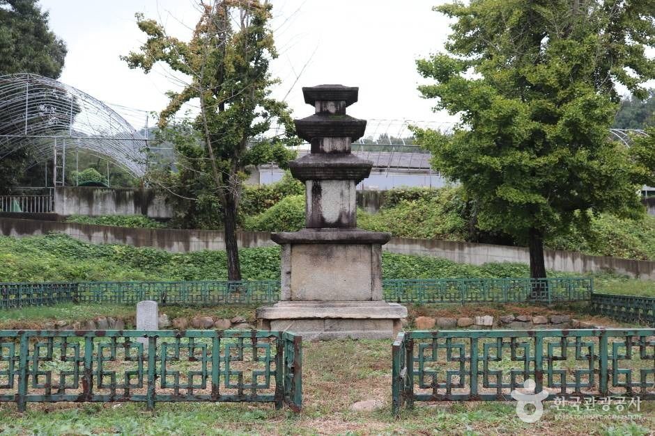 신창리삼층석탑 여행 추천 - 메고지고