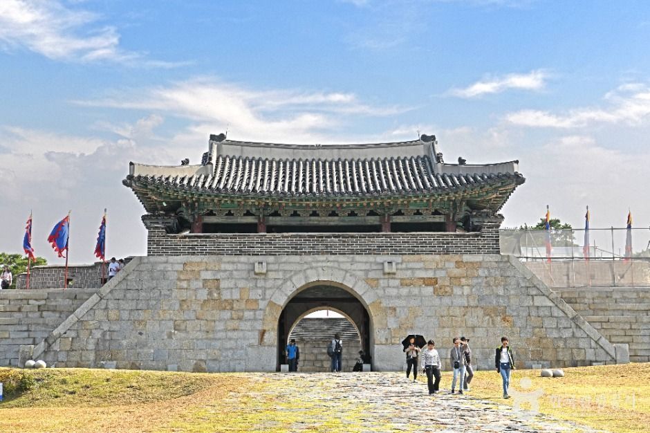 창룡문 여행 추천 - 메고지고 창룡문 여행 추천 - 메고지고