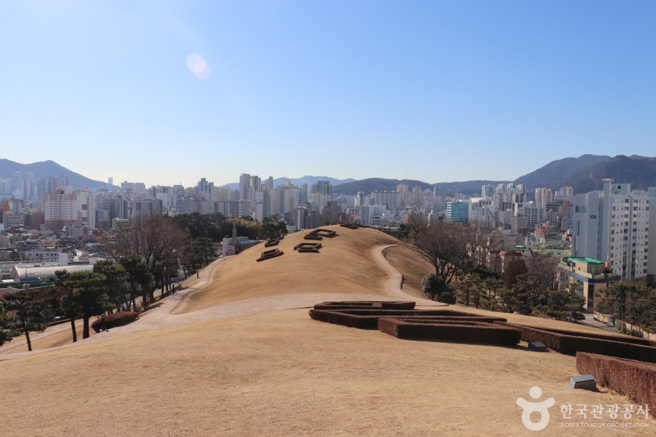 부산 복천동 고분군 여행 추천 - 메고지고 부산 복천동 고분군 여행 추천 - 메고지고
