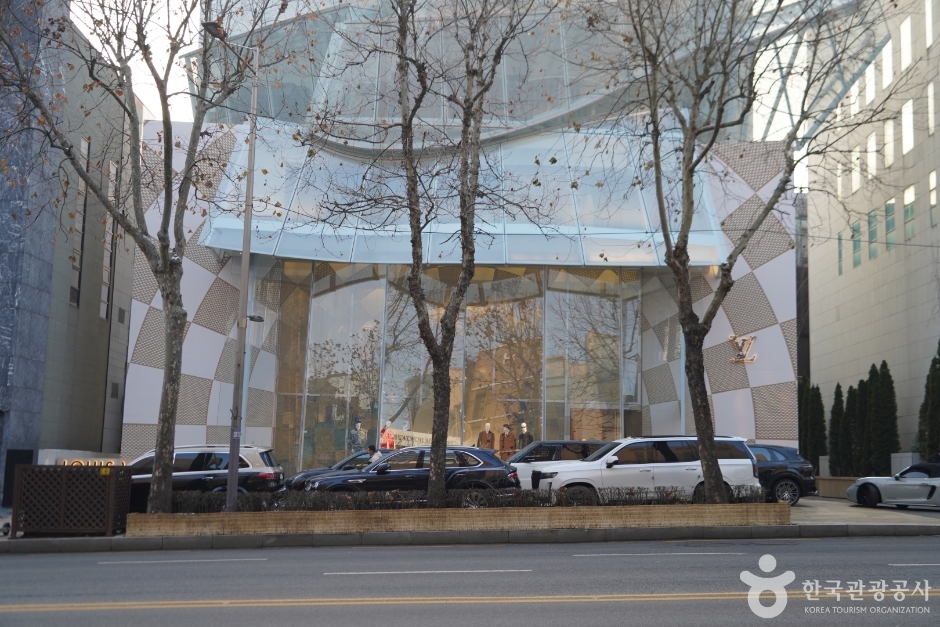 에스파스 루이비통 서울 여행 추천 - 메고지고