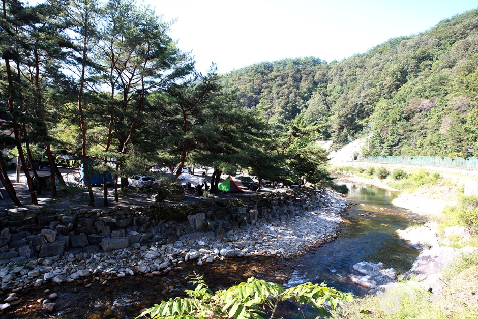 법흥계곡 여행 추천 - 메고지고