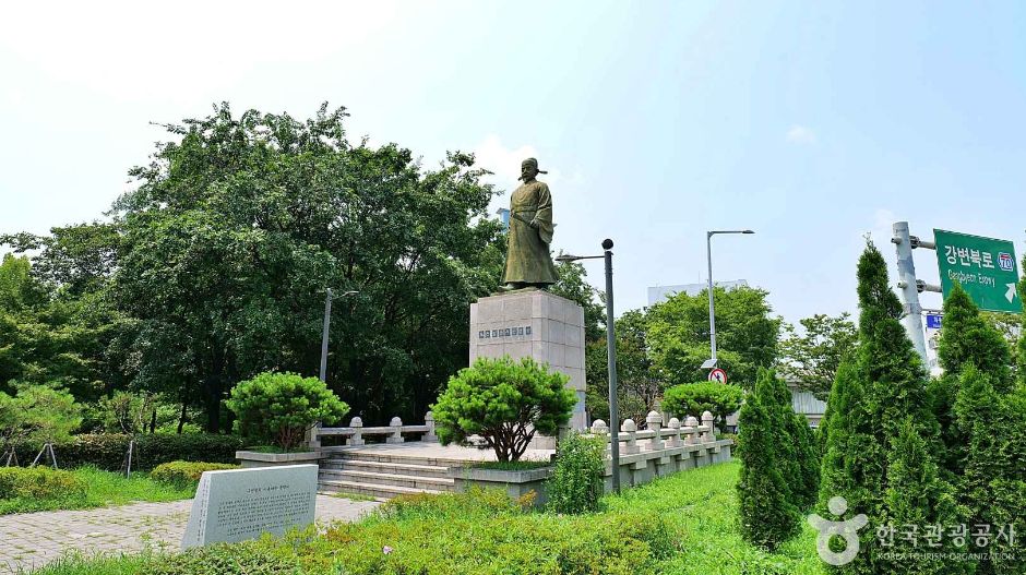 정몽주 동상 여행 추천 - 메고지고 정몽주 동상 여행 추천 - 메고지고