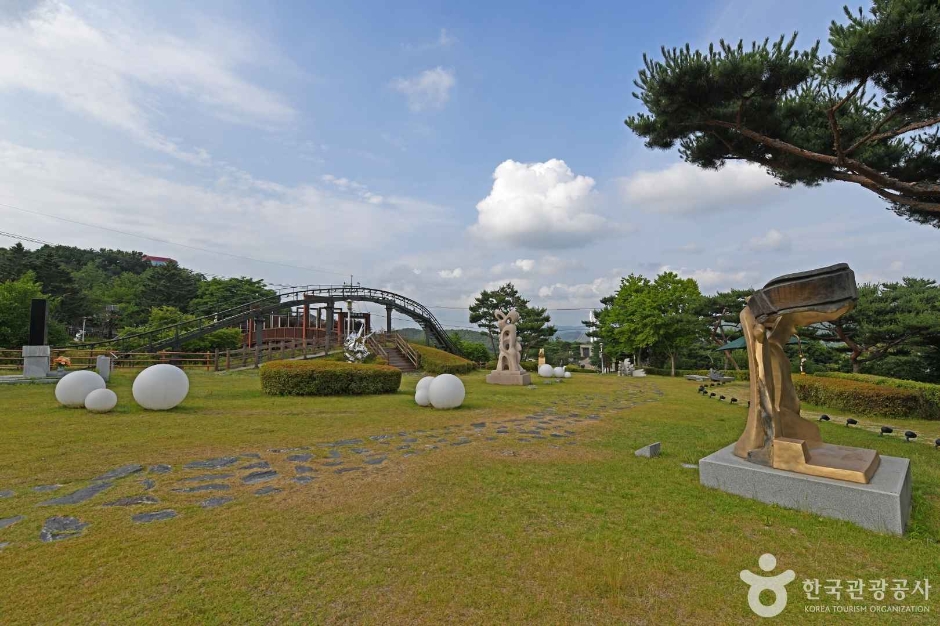 예당호 조각공원 여행 추천 - 메고지고