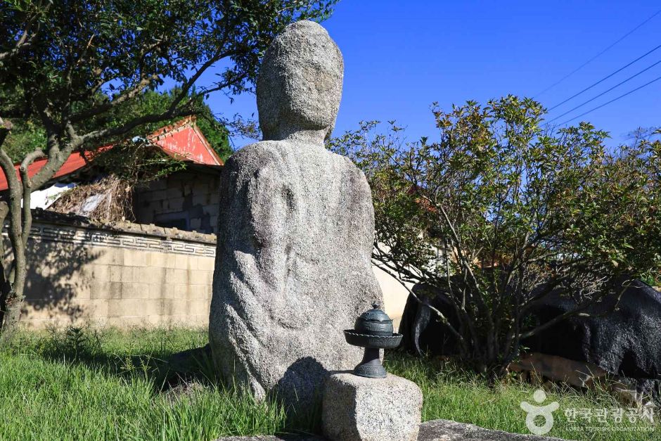 원삼면 목신리 석조여래입상 여행 추천 - 메고지고 원삼면 목신리 석조여래입상 여행 추천 - 메고지고