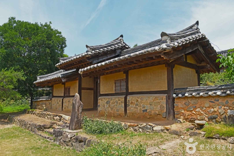 음성잿말고택 (김주태가옥) 여행 추천 - 메고지고