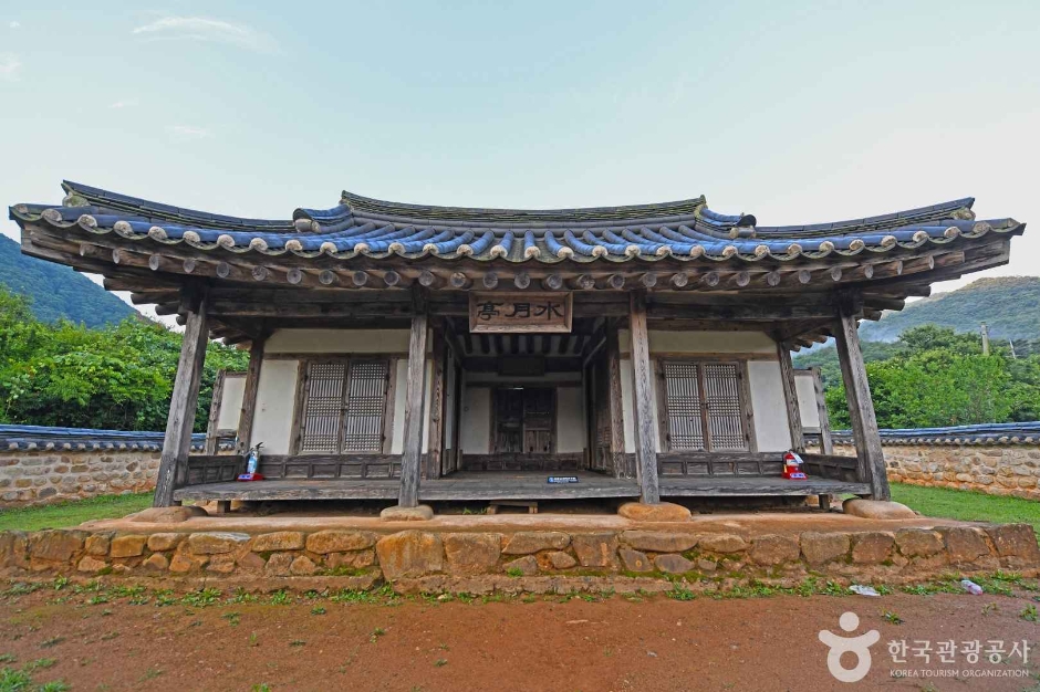 괴산 수월정 여행 추천 - 메고지고