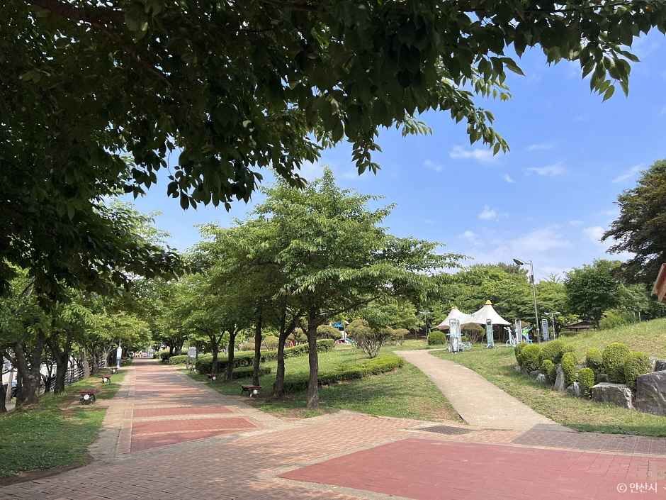 반월공원 여행 추천 - 메고지고 반월공원 여행 추천 - 메고지고