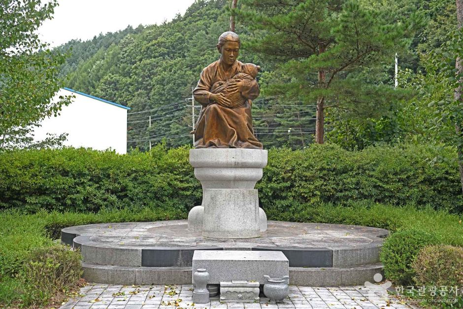 故박정렬여사 추모공원 여행 추천 - 메고지고