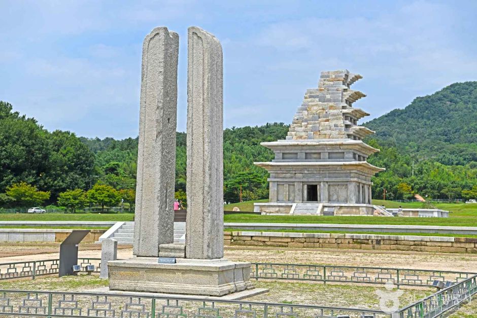 익산 미륵사지 당간지주 여행 추천 - 메고지고
