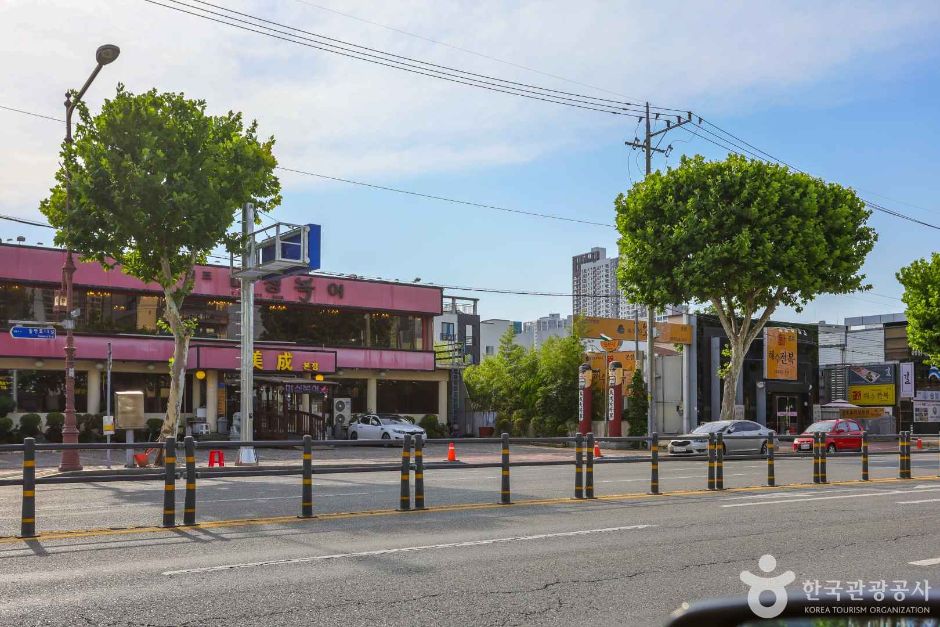 들안길먹거리타운 여행 추천 - 메고지고 들안길먹거리타운 여행 추천 - 메고지고