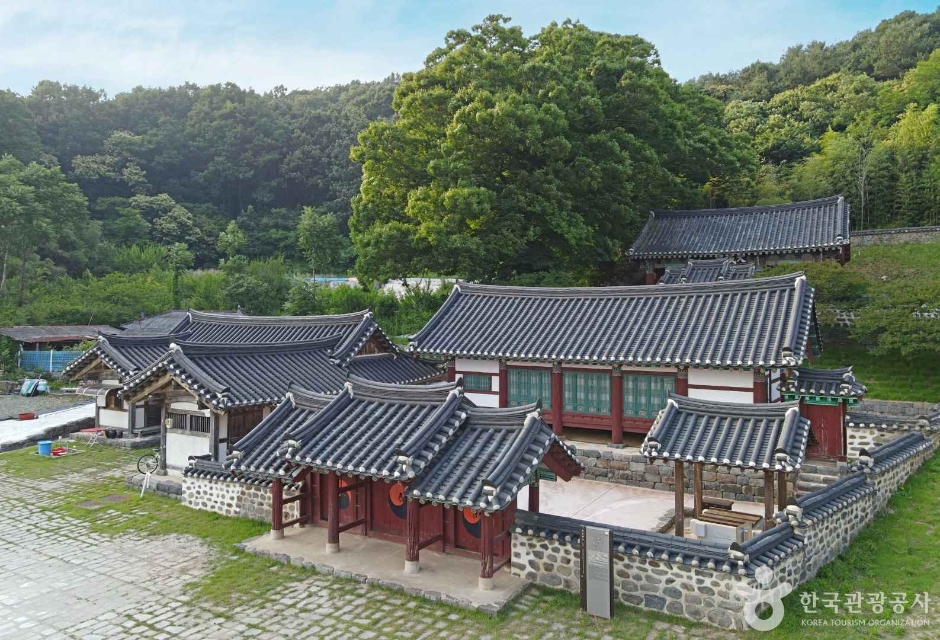 홍산향교 여행 추천 - 메고지고 홍산향교 여행 추천 - 메고지고