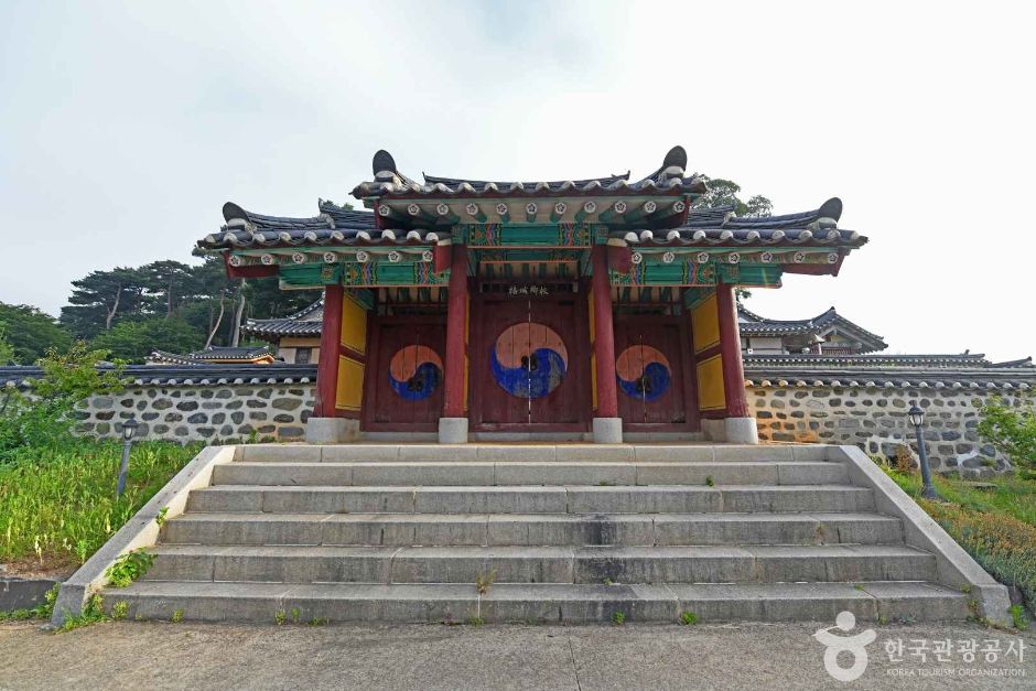 결성향교 여행 추천 - 메고지고 결성향교 여행 추천 - 메고지고