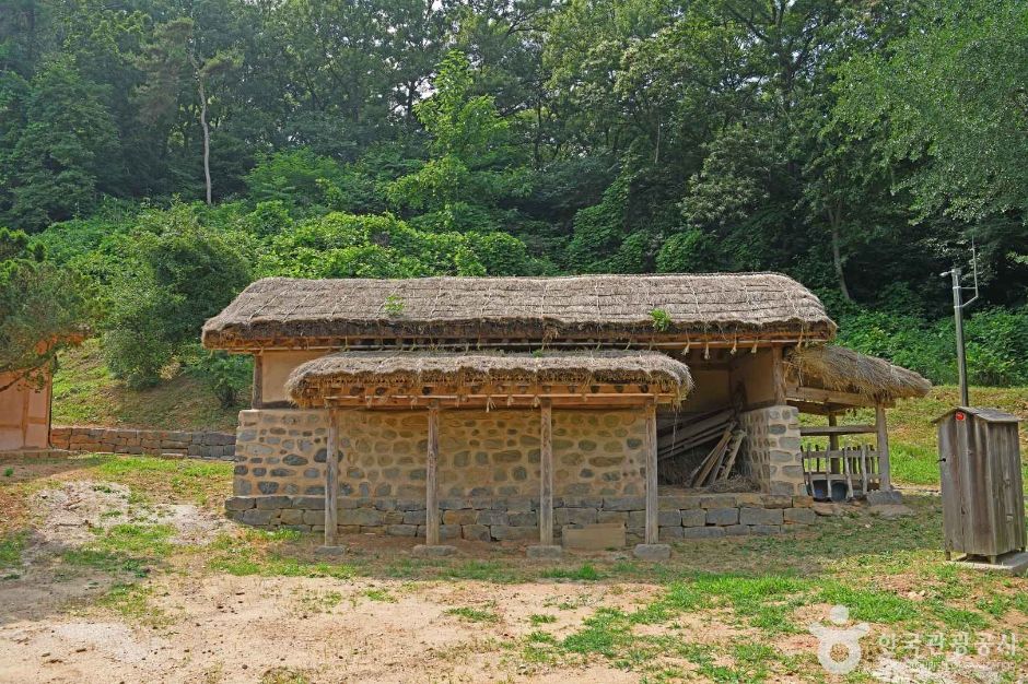 예산 오추리 고택(정동호 가옥) 여행 추천 - 메고지고