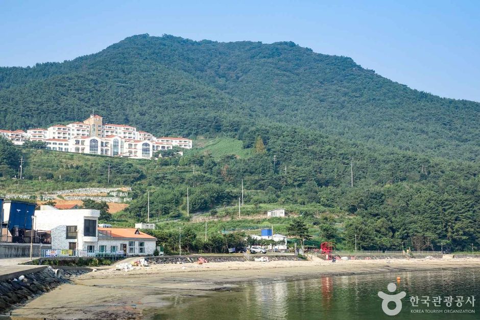 덕원해수욕장 여행 추천 - 메고지고