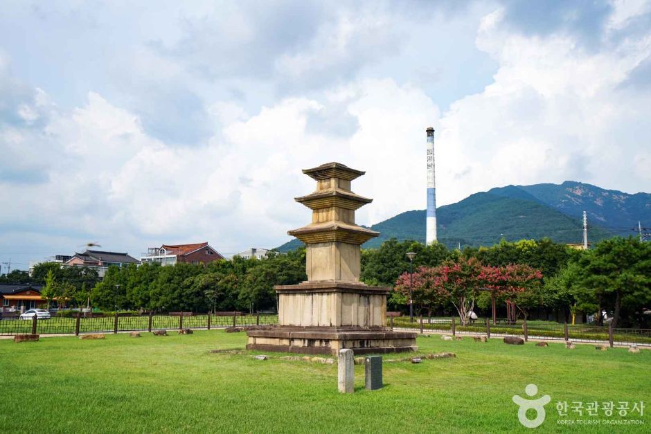 창녕 술정리 동 삼층석탑 여행 추천 - 메고지고 창녕 술정리 동 삼층석탑 여행 추천 - 메고지고