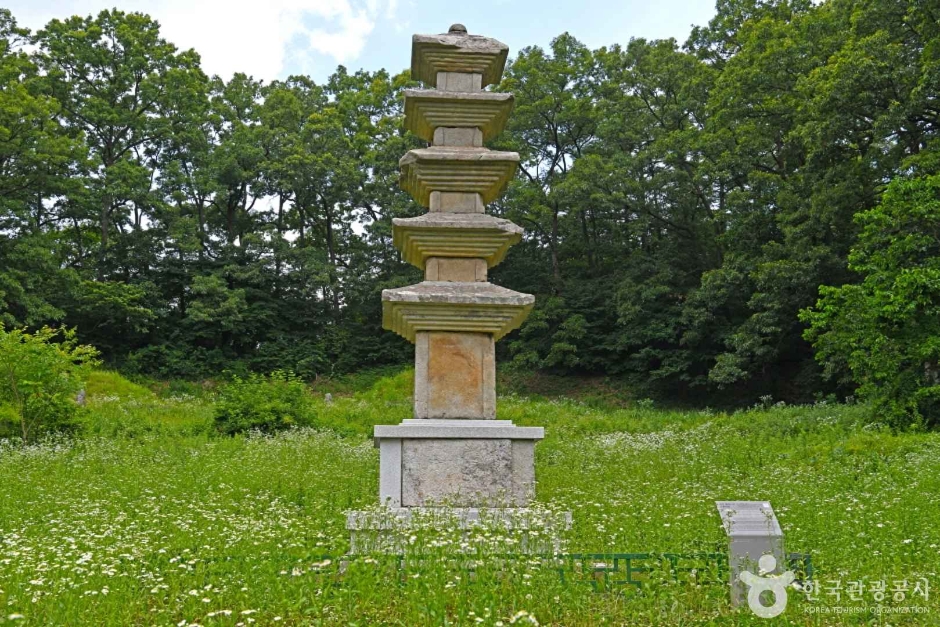 괴산 봉학사지 오층석탑 여행 추천 - 메고지고 괴산 봉학사지 오층석탑 여행 추천 - 메고지고