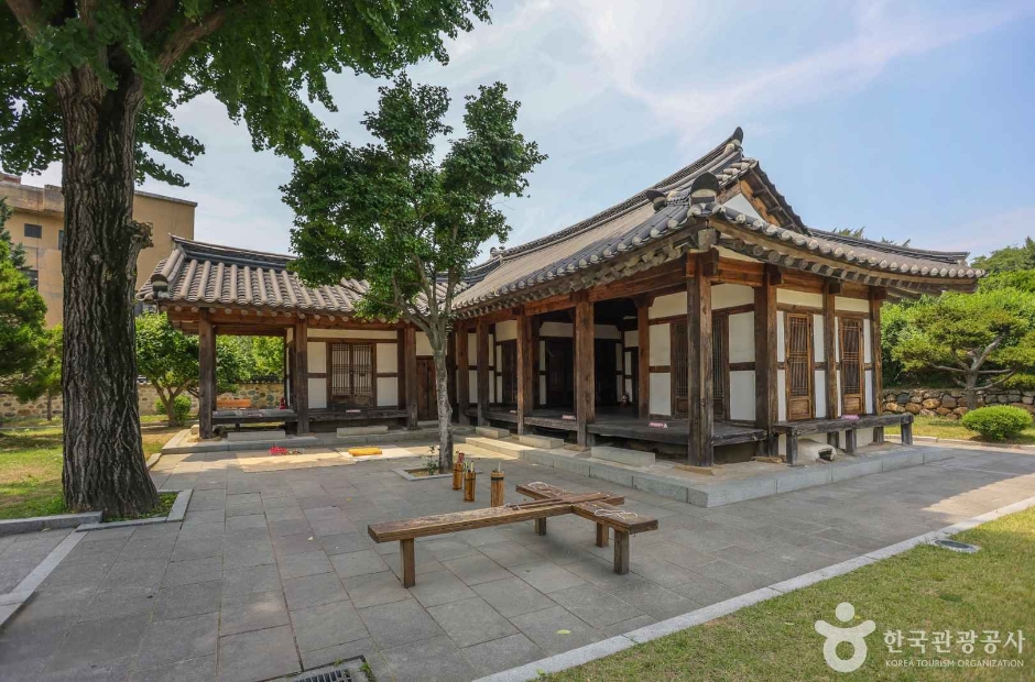울산동헌 및 내아 여행 추천 - 메고지고