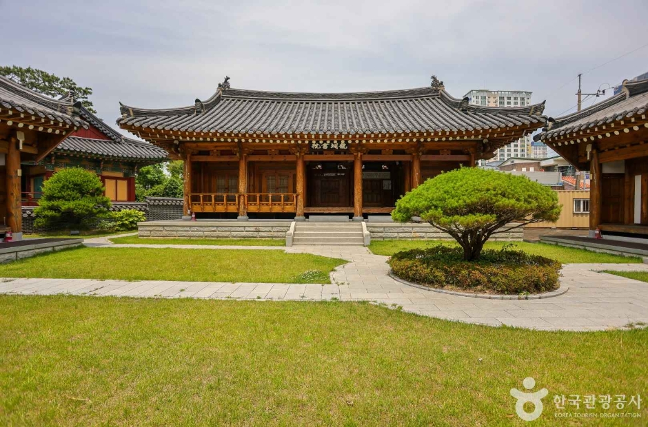 용연서원 여행 추천 - 메고지고 용연서원 여행 추천 - 메고지고