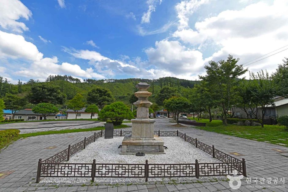 본적사지3층석탑 여행 추천 - 메고지고
