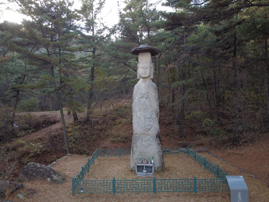 예산 삽교읍 석조보살입상 여행 추천 - 메고지고