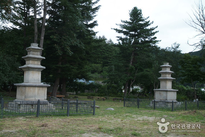 봉화 서동리 동ㆍ서 삼층석탑 여행 추천 - 메고지고 봉화 서동리 동ㆍ서 삼층석탑 여행 추천 - 메고지고