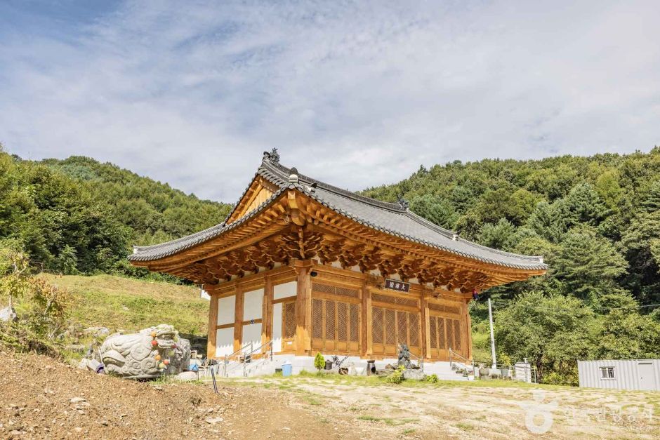 운용사(충북) 여행 추천 - 메고지고 운용사(충북) 여행 추천 - 메고지고