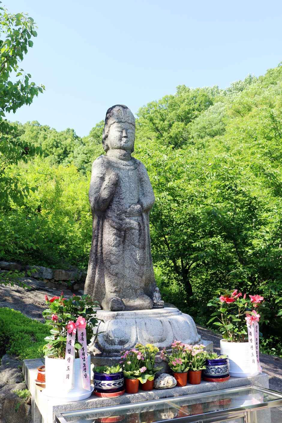 봉산동 석조보살입상 여행 추천 - 메고지고