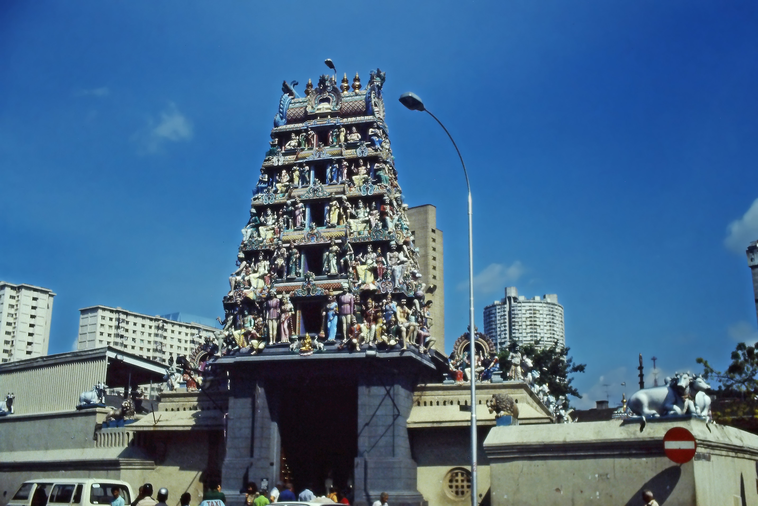 스리 마리암만 사원 (Sri Mariamman Temple: Hindu Temple in Singapore) 여행 추천 - 로드트립