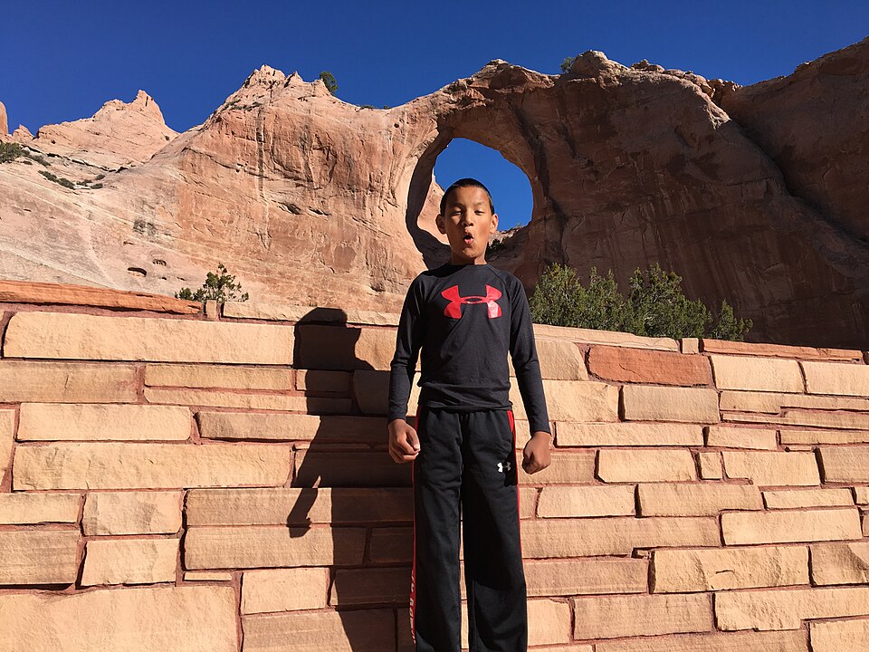 윈도 록 나바호 부족공원 (Window Rock Navajo Tribal Park) 여행 추천 - 로드트립