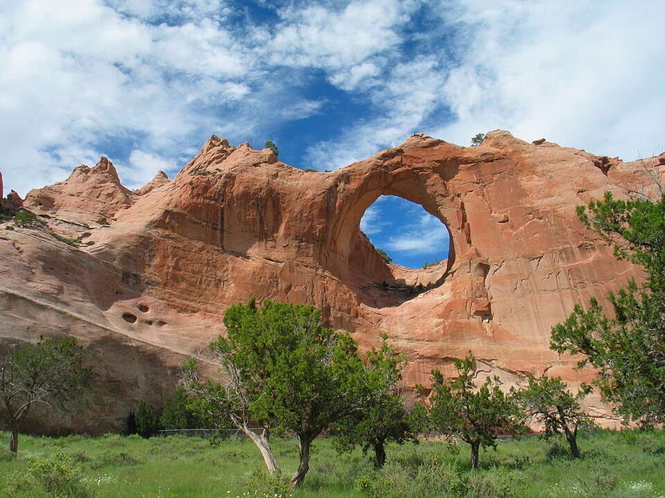 윈도 록 나바호 부족공원 (Window Rock Navajo Tribal Park) 여행 추천 - 로드트립