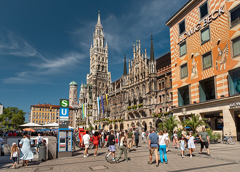 마리엔 광장 (Marienplatz) 여행 추천 - 로드트립