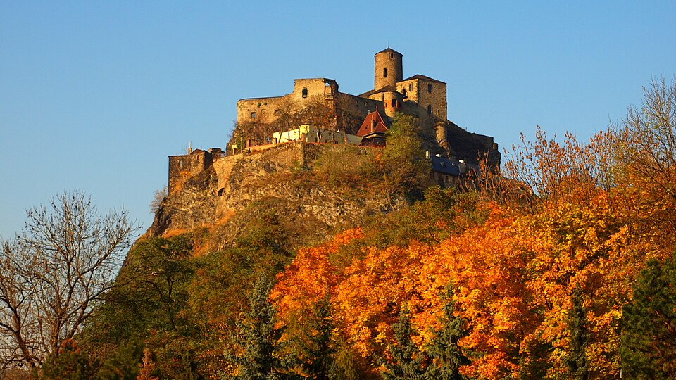 스트르제코프 성과 엘베강 절벽 (Střekov Castle) 여행 추천 - 로드트립