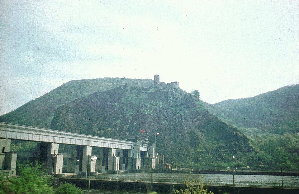 스트르제코프 성과 엘베강 절벽 (Střekov Castle) 여행 추천 - 로드트립