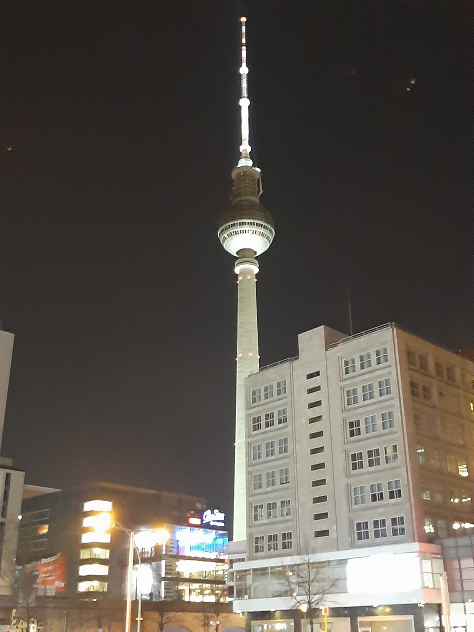 베를린 TV 타워 (Berliner Fernsehturm) 여행 추천 - 로드트립