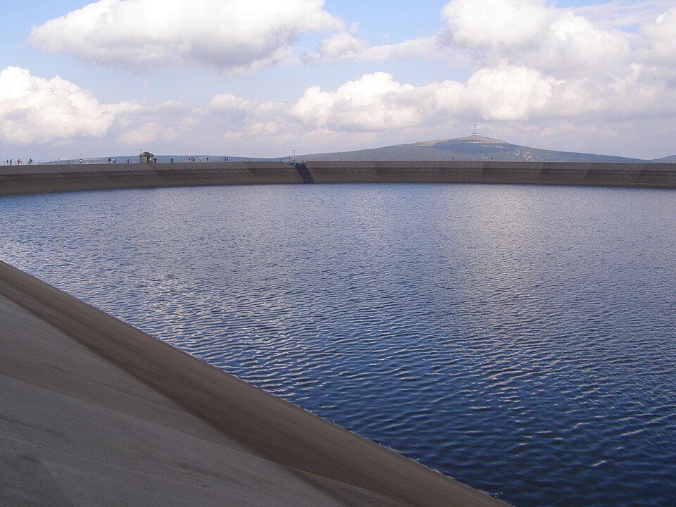 들로우헤 스트라네 양수발전소 (Dlouhé Stráně Pumped-Storage Hydroelectric Power Station) 여행 추천 - 로드트립