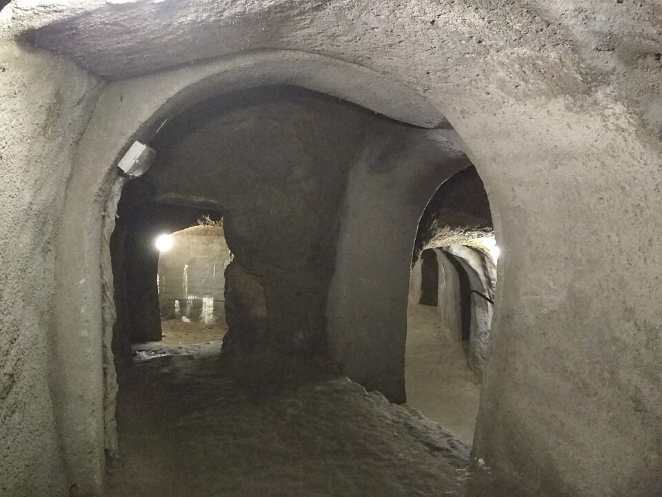 즈노이모 역사 지하미로 (Znojmo Underground Labyrinth) 여행 추천 - 로드트립