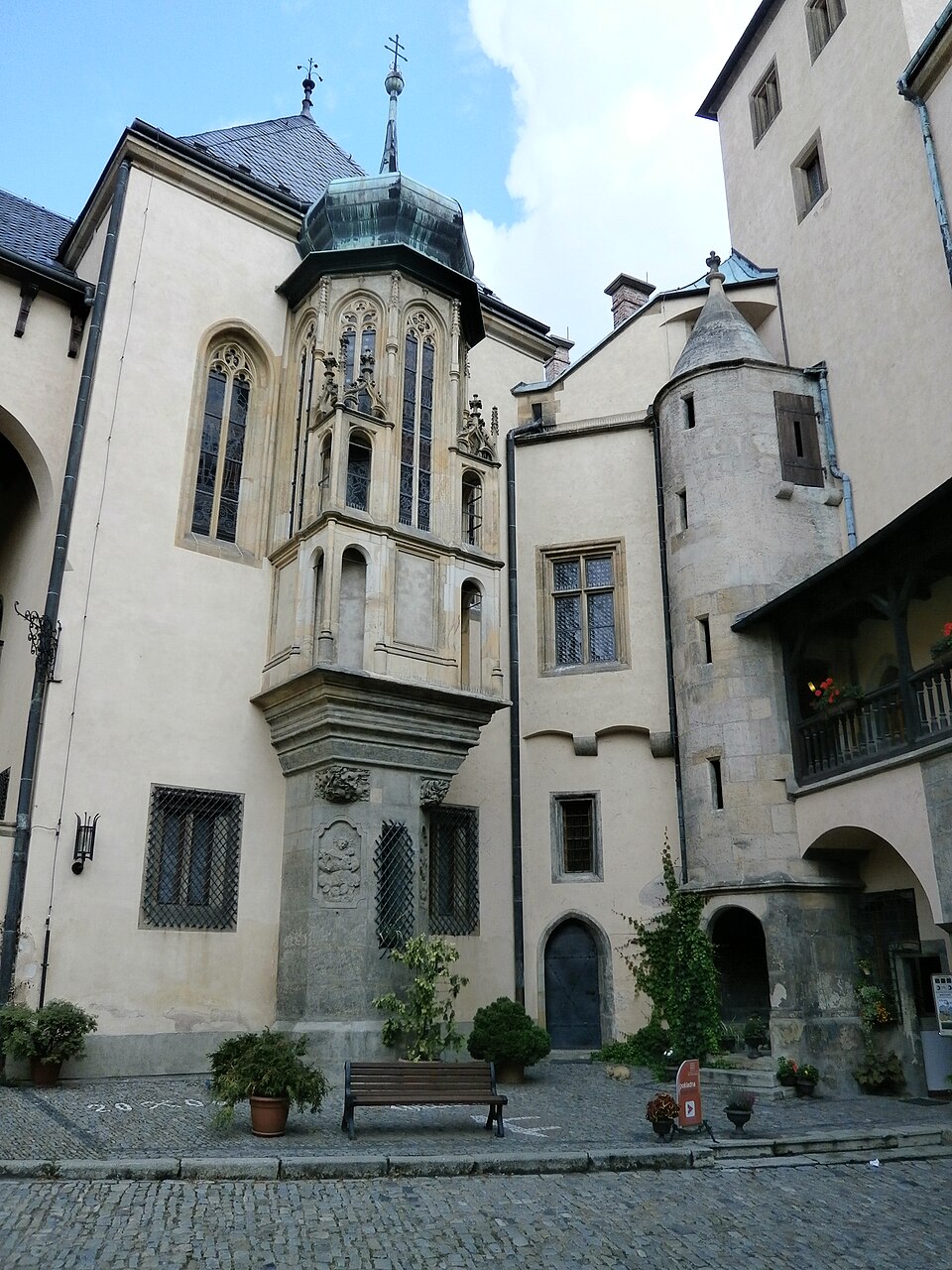 쿠트나호라 이탈리아 궁정·왕립 조폐소 (Vlašský dvůr – Italian Court, Kutná Hora) 여행 추천 - 로드트립