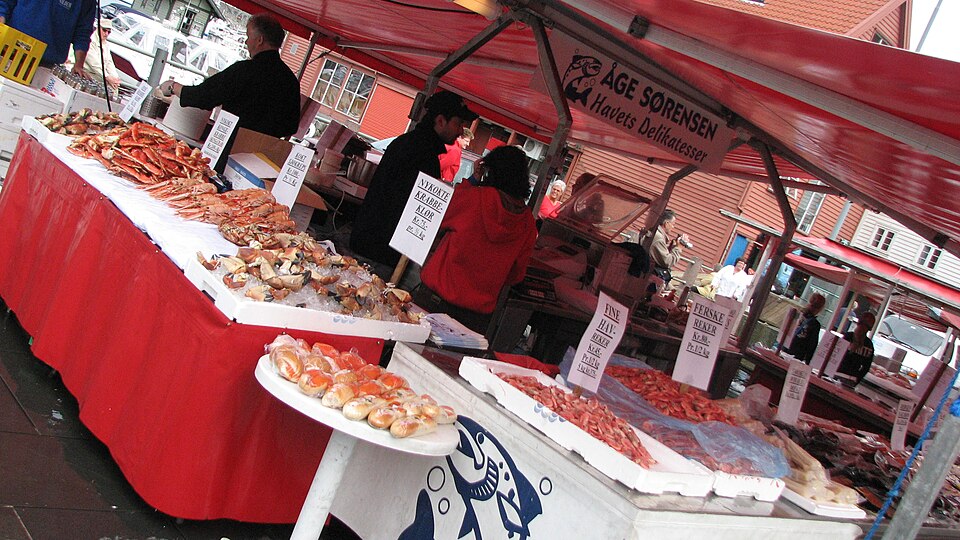 베르겐 어시장 (Fisketorget i Bergen · Bergen Fish Market) 여행 추천 - 로드트립