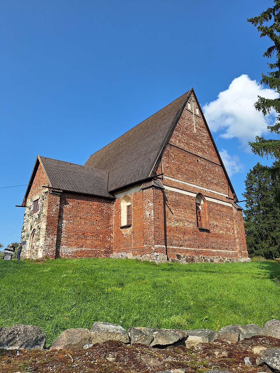 하툴라 성 십자가 교회 (Holy Cross Church in Hattula) 여행 추천 - 로드트립