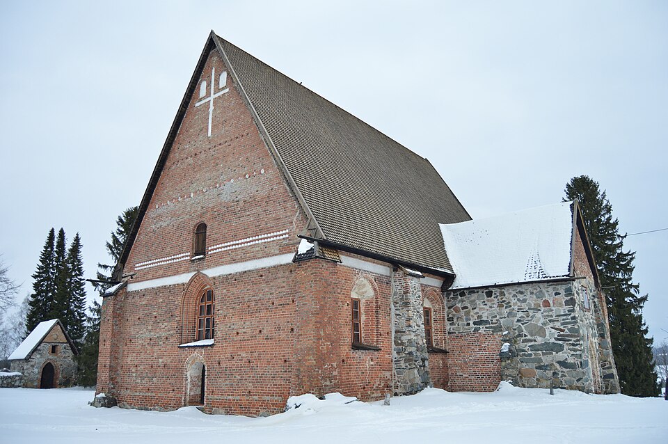 하툴라 성 십자가 교회 (Holy Cross Church in Hattula) 여행 추천 - 로드트립