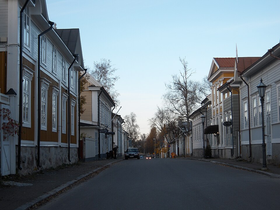 코콜라 네리스탄 목조 구시가지 (Neristan Old Town) 여행 추천 - 로드트립
