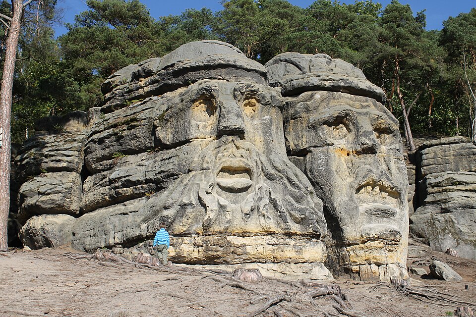 젤리주 악마의 머리 사암조각 (Čertovy hlavy Sandstone Sculptures) 여행 추천 - 로드트립