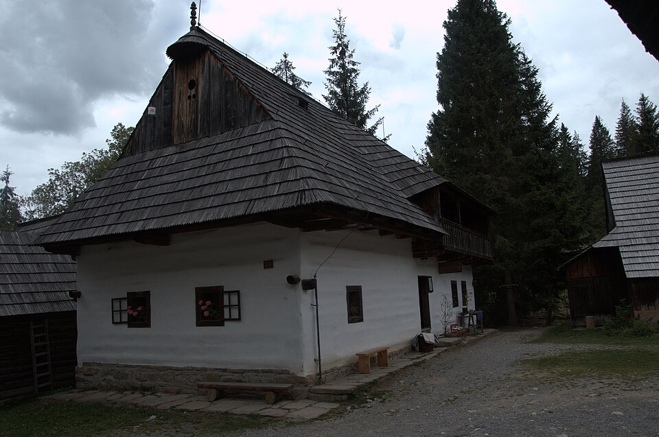 오라바 전통마을 박물관 (Museum of Orava Village) 여행 추천 - 로드트립