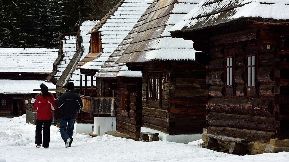 오라바 전통마을 박물관 (Museum of Orava Village) 여행 추천 - 로드트립